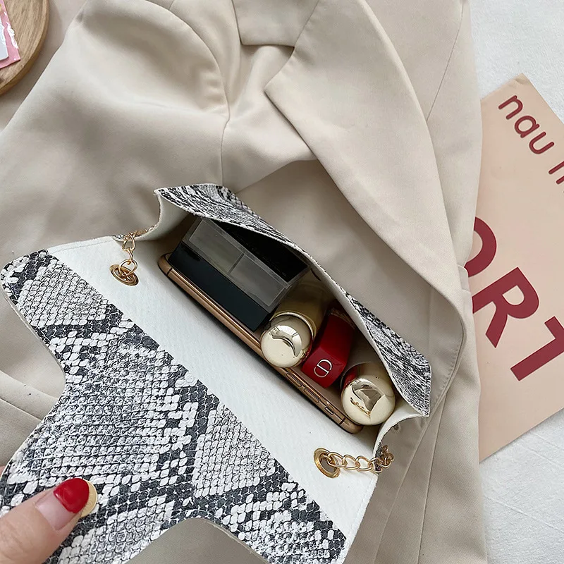 2022 Cheap Women Snakeskin Clutch Bag Crossbody Purses Evening Party Prom Shoulder Messenger Handbags With Chains