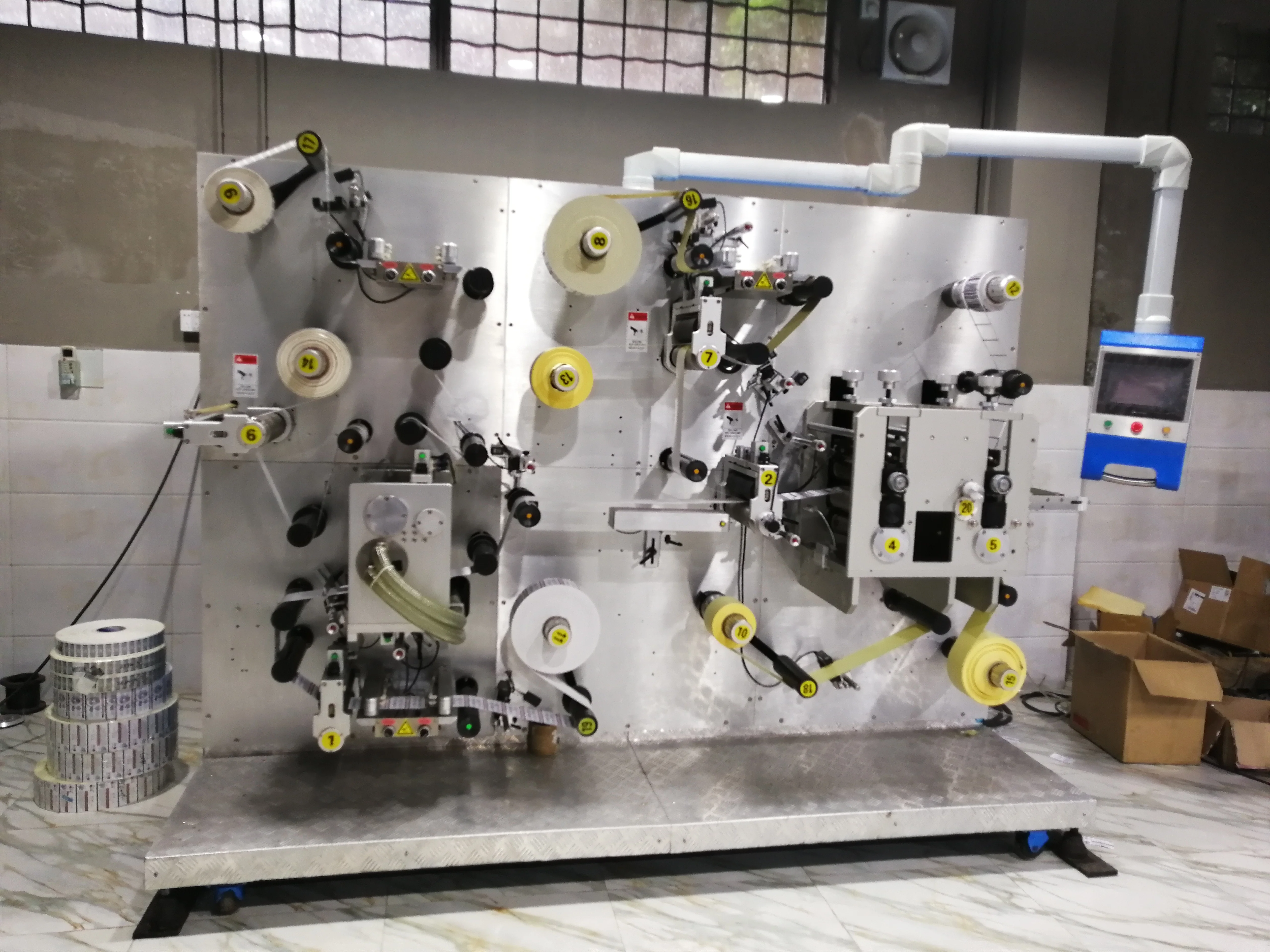 
high speed RFID bond and die cut machine with roll feeding 