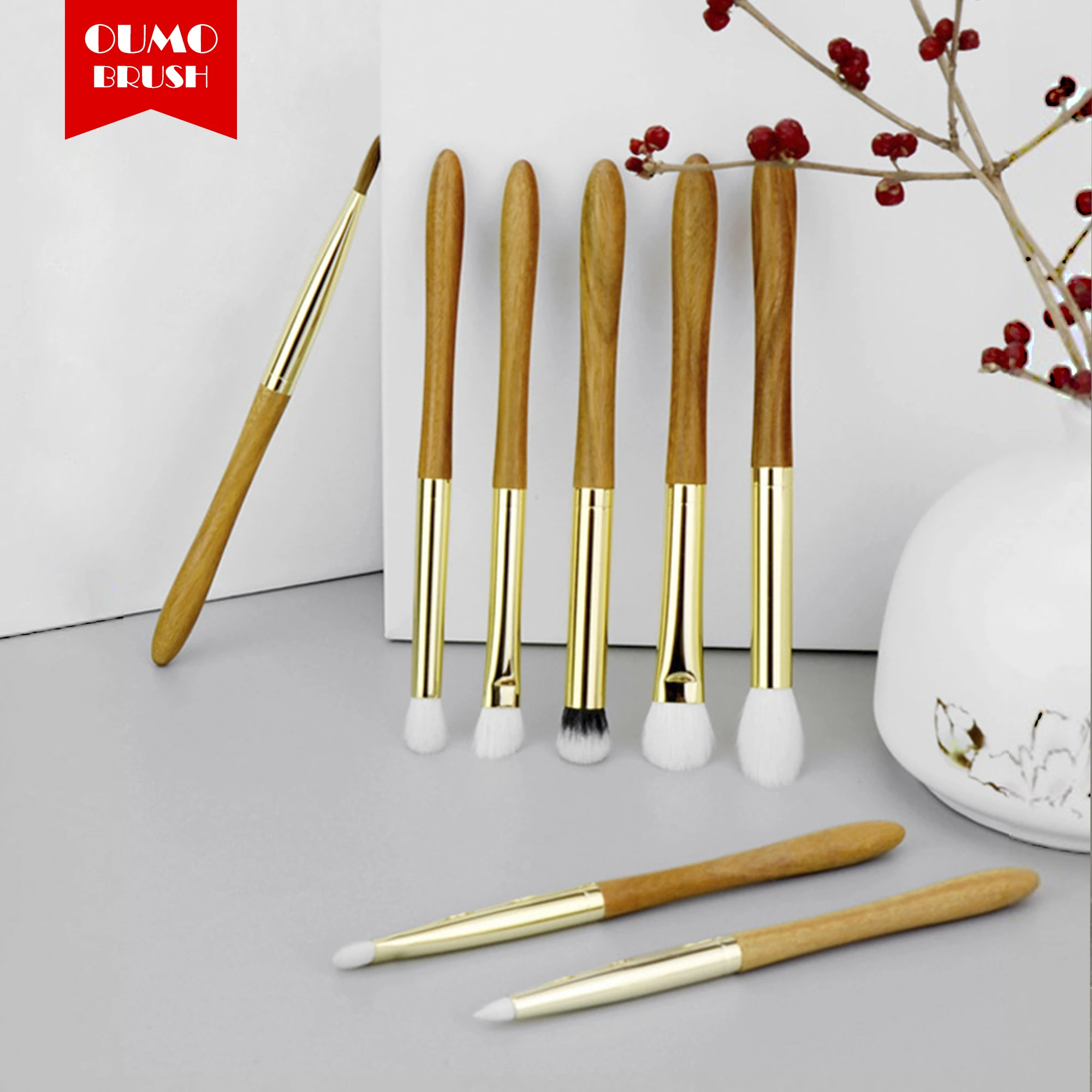 OUMO BRUSH--8pcs Top quality natural hair makeup brush set  professional green sandalwood XGF goat hair Private label