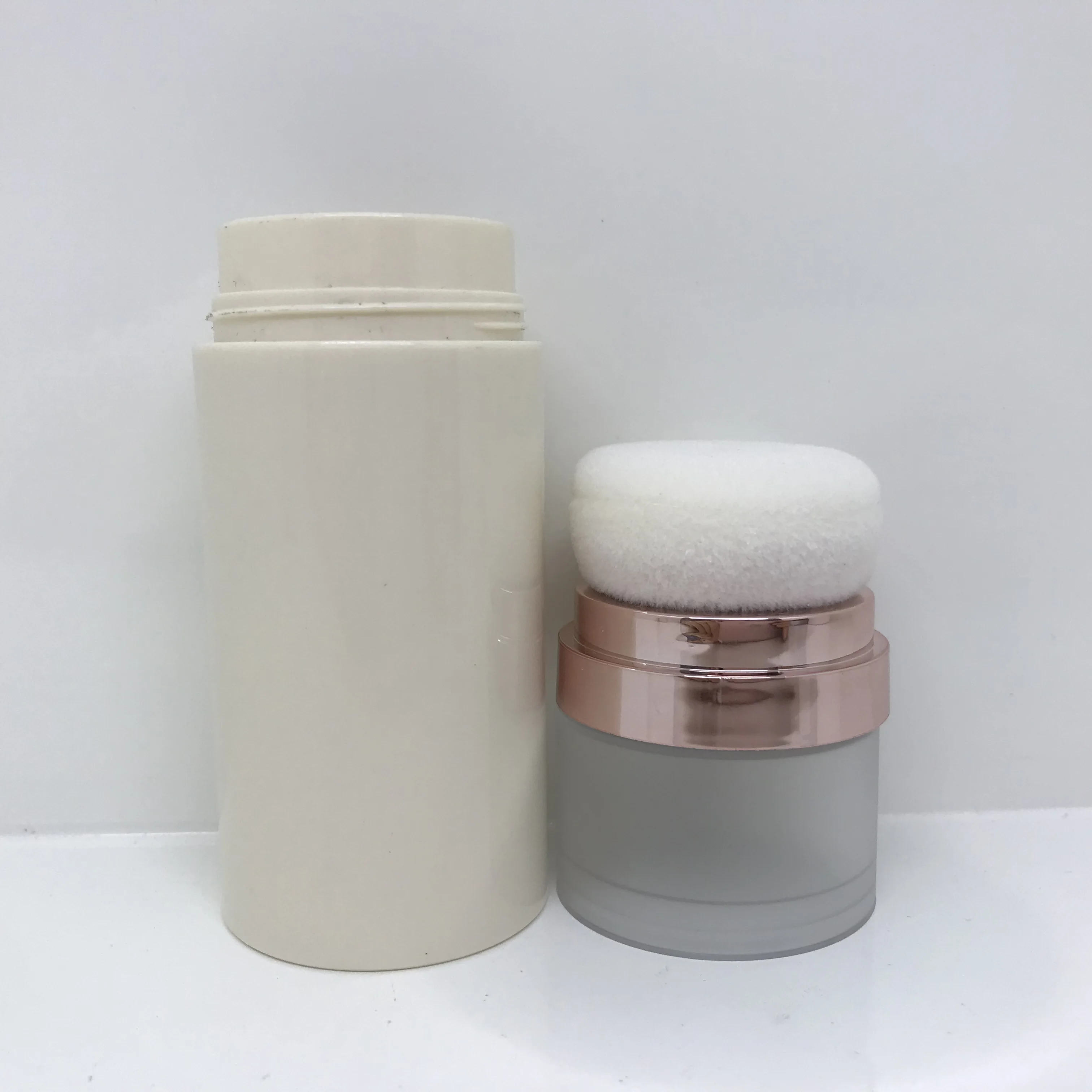 Fluffy bottle for powder with puff loose powder empty powder bottle container 8.5g