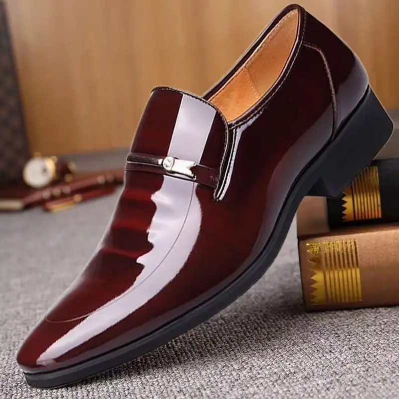 2024 Classic Oxfords Patent Leather Shine Shoes Casual Business Slip On Mens Black Formal Office Work Shoes for Party Wedding