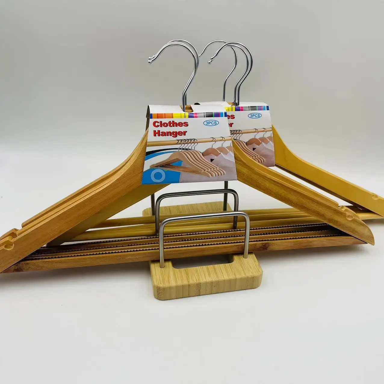 New Wholesale 44.5*27*1.5cm Wooden Hangers Clothing Hanger Wooden Hangers For Clothes