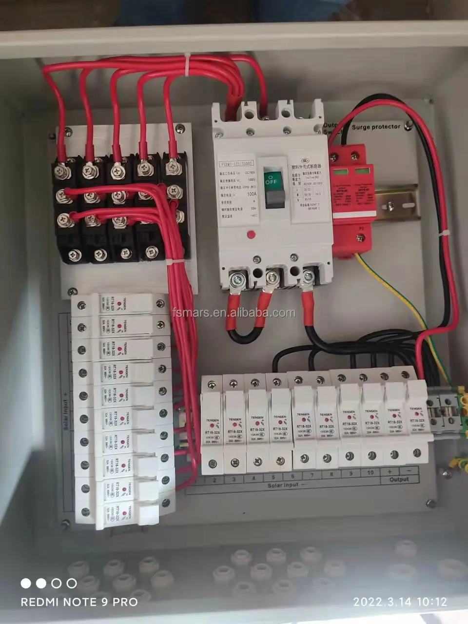 DC String Combiner Box Solar Photovoltaic Junction Box Waterproof IP65 for Solar Panels