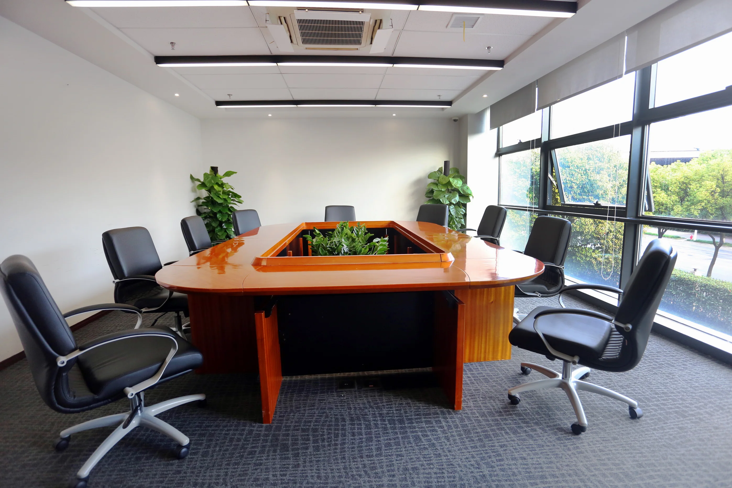 Customized Luxury MDF 30 person conference meeting table with socket