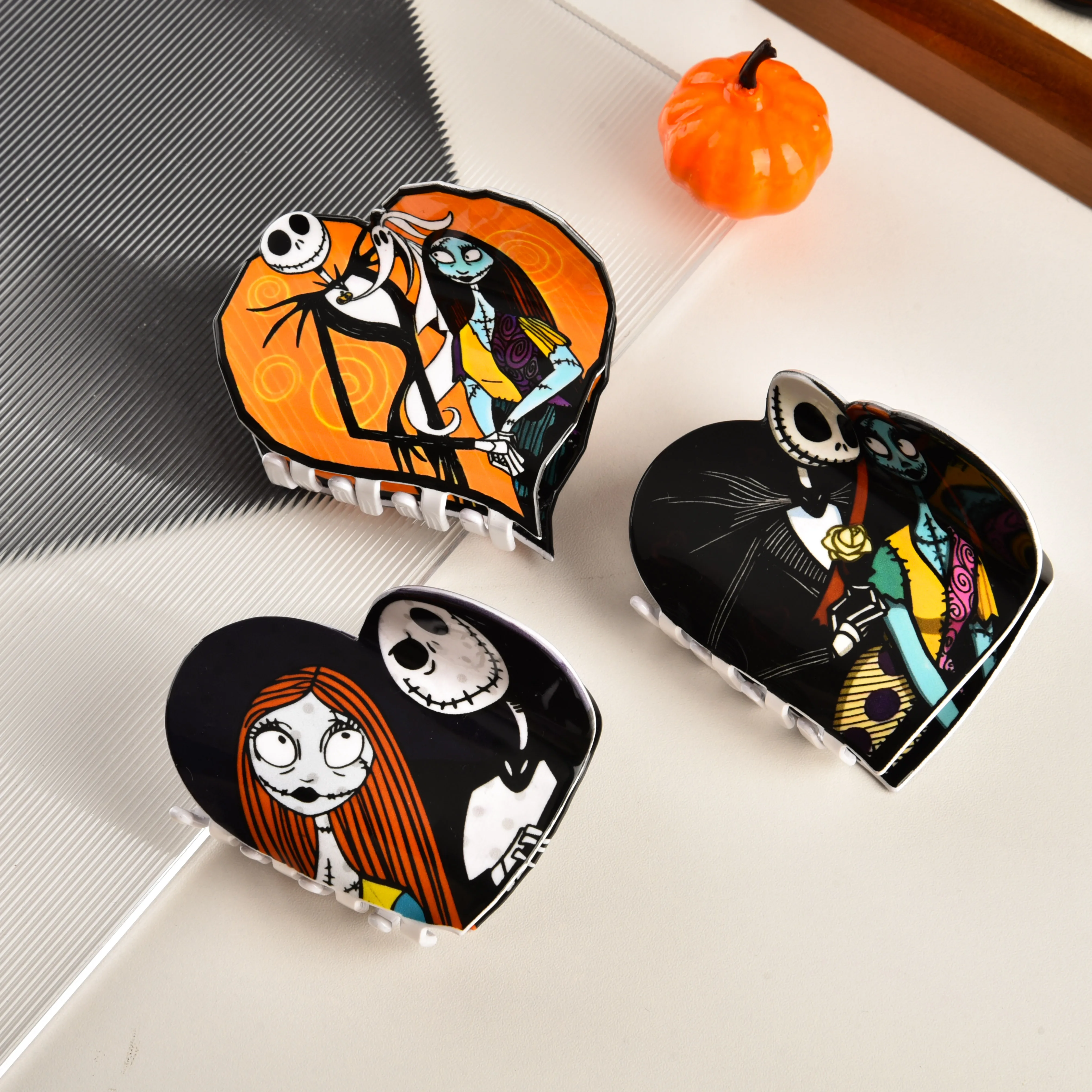 YJL Wholesale new style unique design hair claw clips cool anime theme acrylic hair claw for women girls