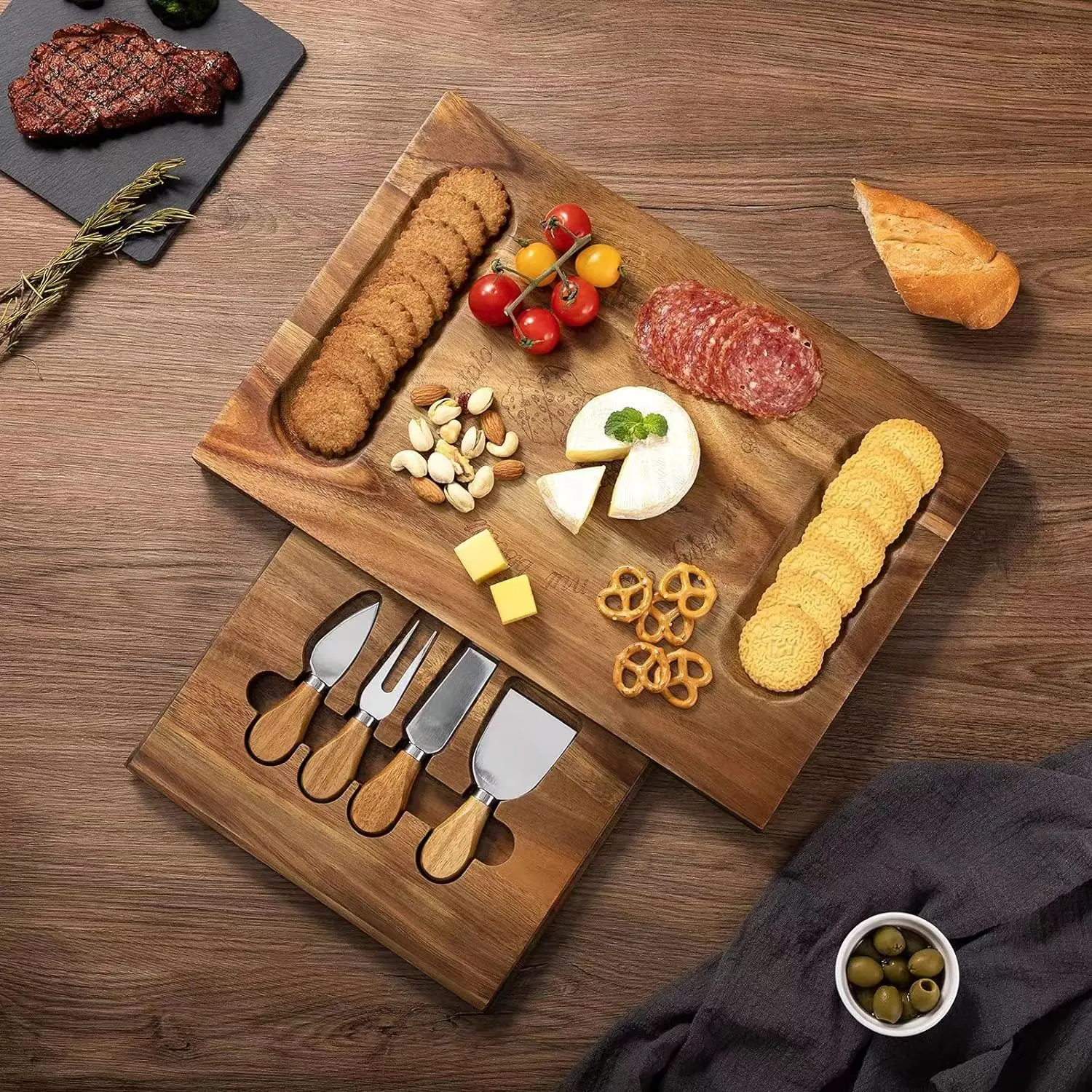 Wholesale high quality Acacia cheese cheese board vegetable bread service tray with cheese cutter