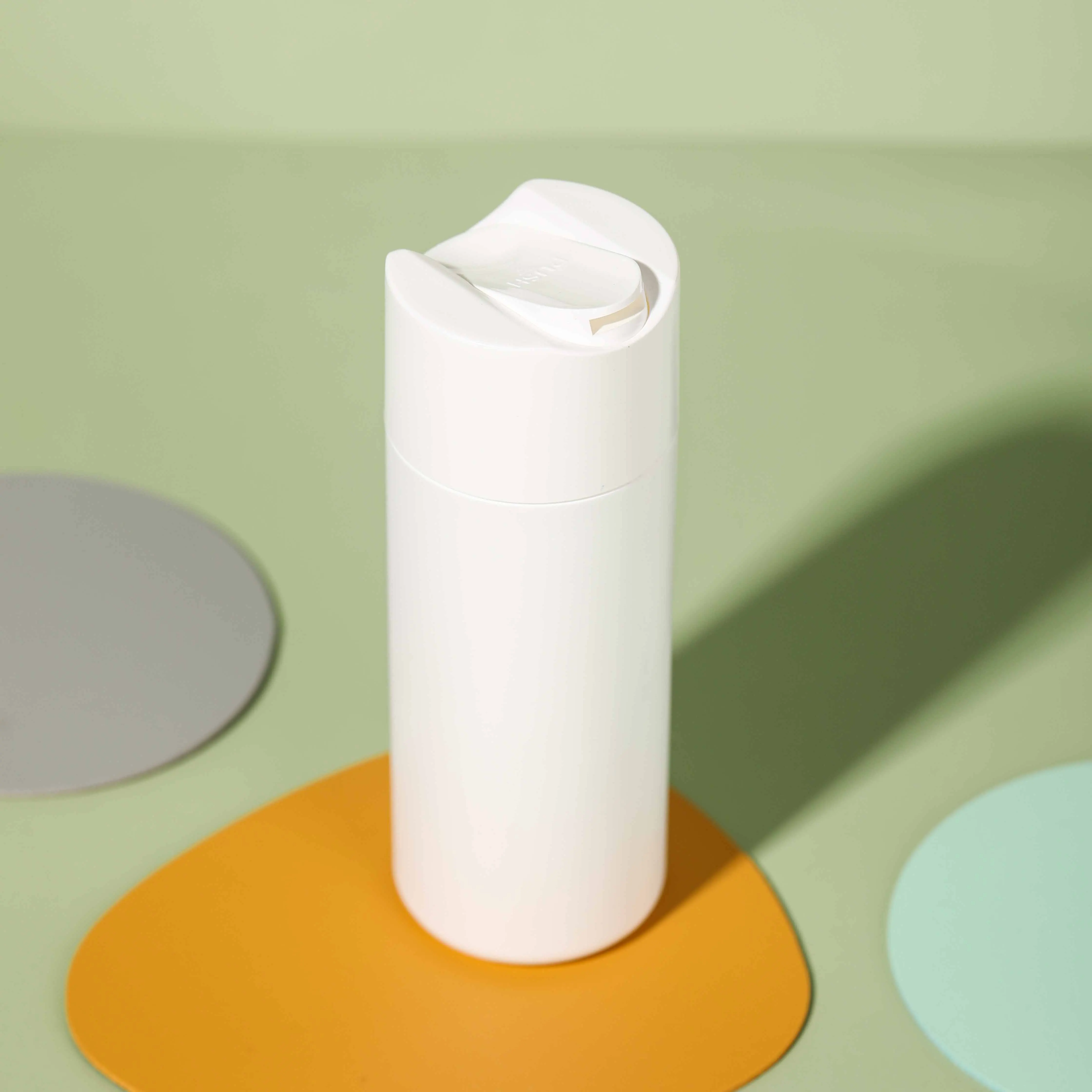 Plastic PET HDPE squeeze bottle with disc cap packaging 200 250 300 ml 8oz 10oz White Wide Disc top cap Cylinder shampoo bottle