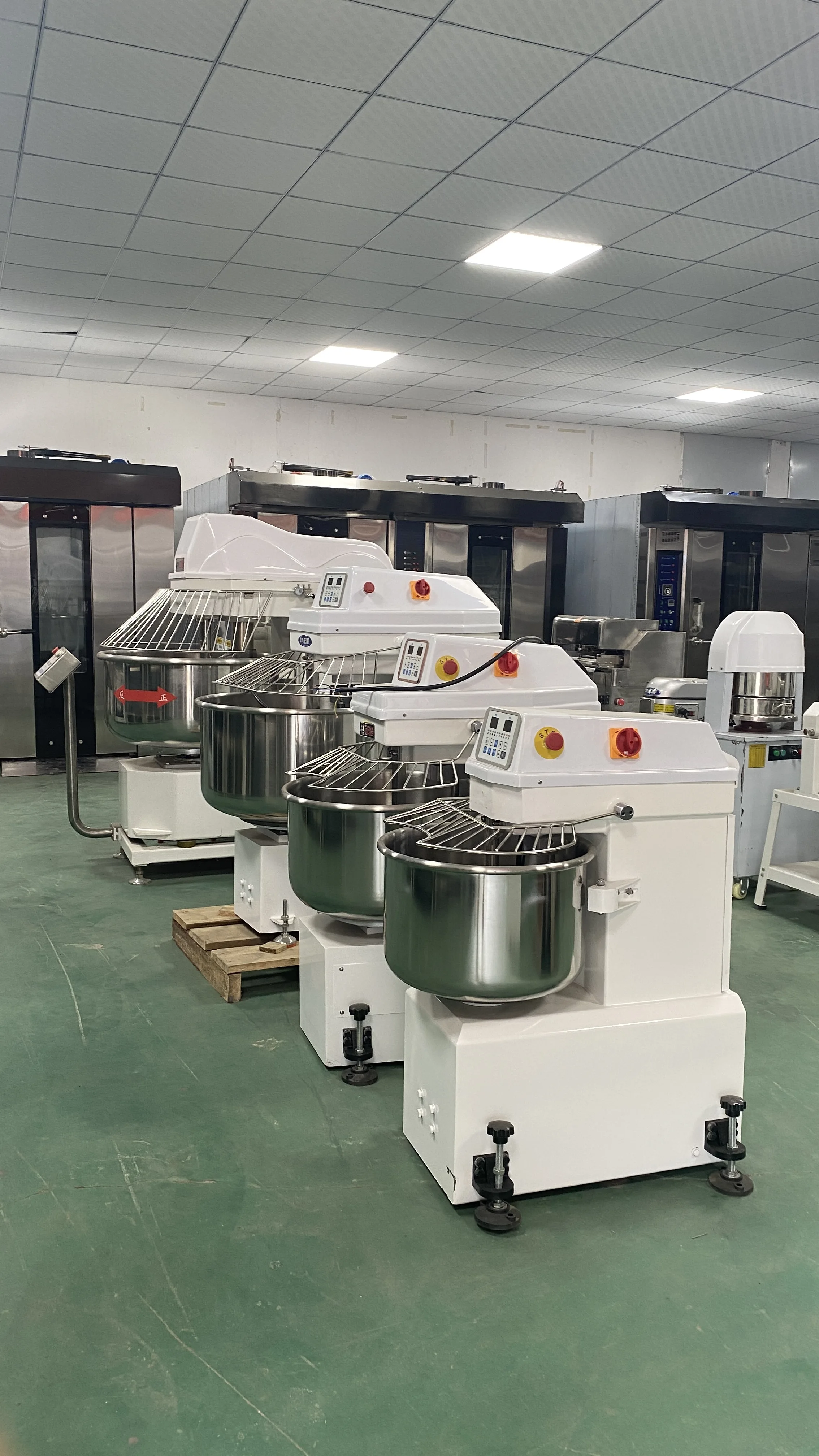 Flour Mixer Industrial Dough Kneader 100kg Wheat Flour Spiral Dough Hook Mixer Bakery Price