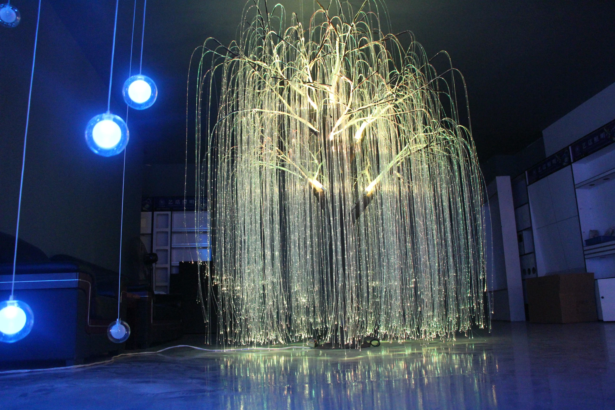 hot selling outdoor led snowing christmas tree fiber optic light