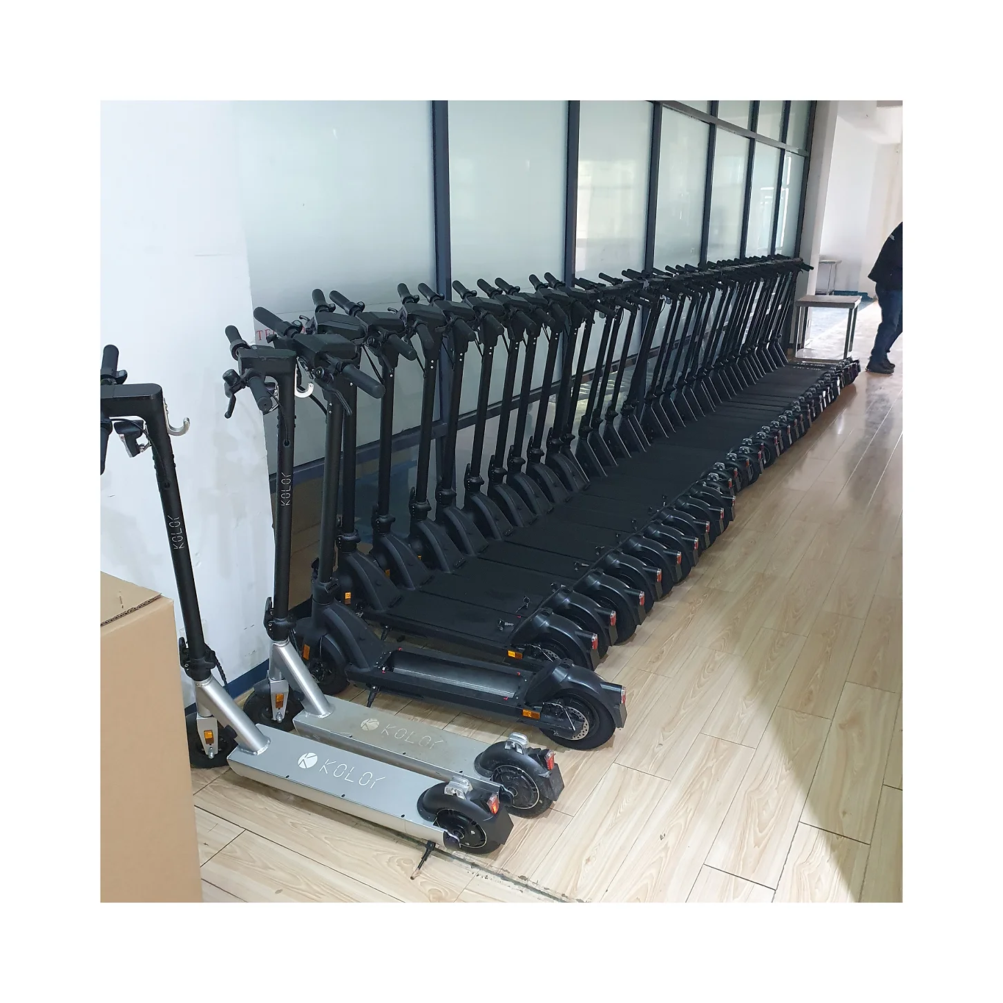 China Manufacturer Aluminum Two Wheel Scooter 36V 250W Li Battery Adult Foldable Electric Scooter