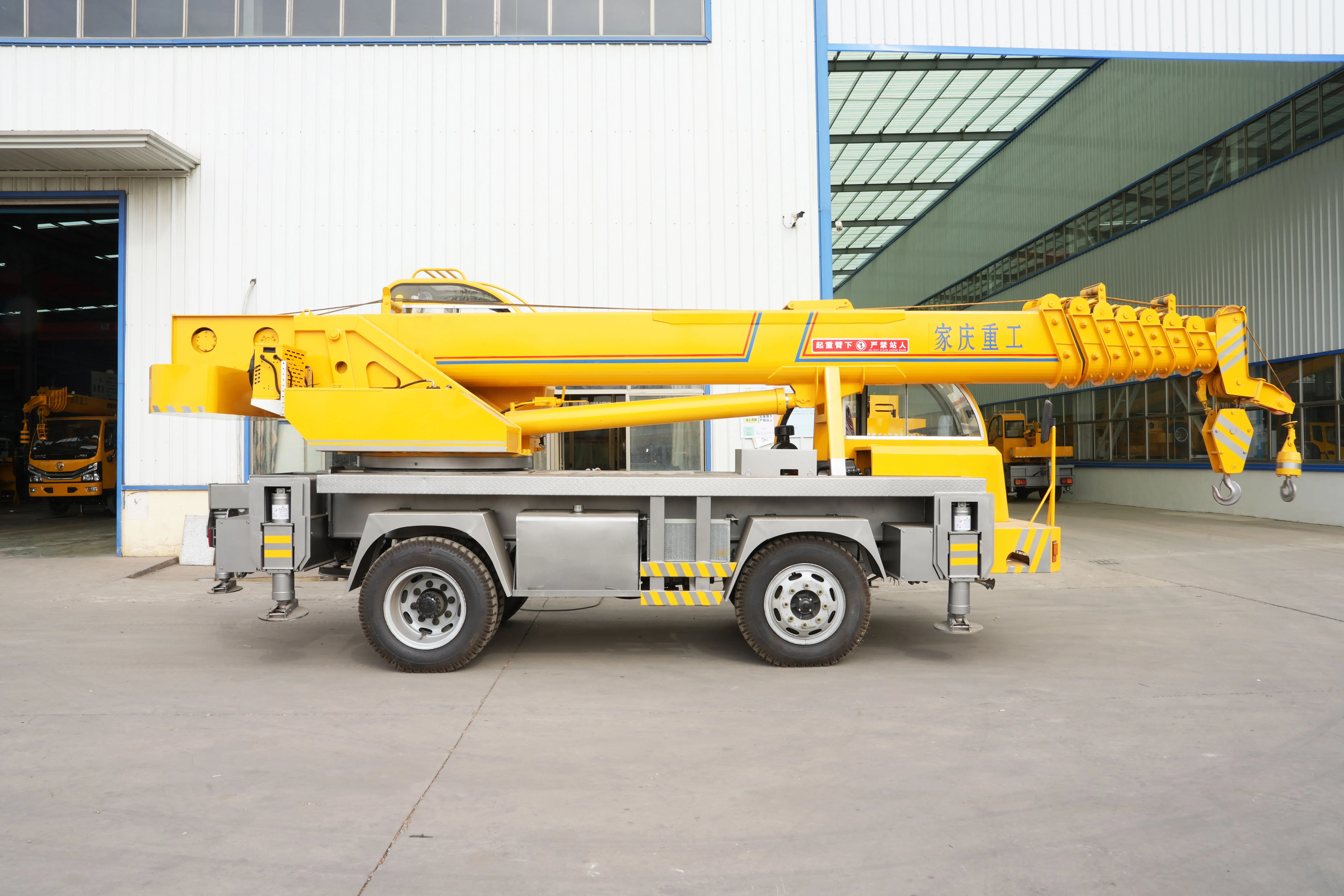 Customizable Telescopic Boom Truck-Mounted Crane Lift and Lorry Feature Homemade crane