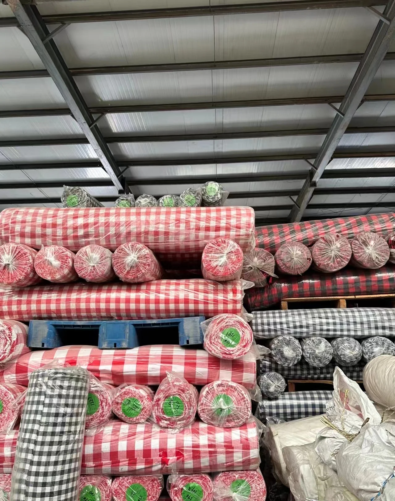 Comfortable Breathable Yarn-Dyed Cotton Fabric Woven Terry and Oxford for Dresses Lining and Toy Plain Style for Girls Boys