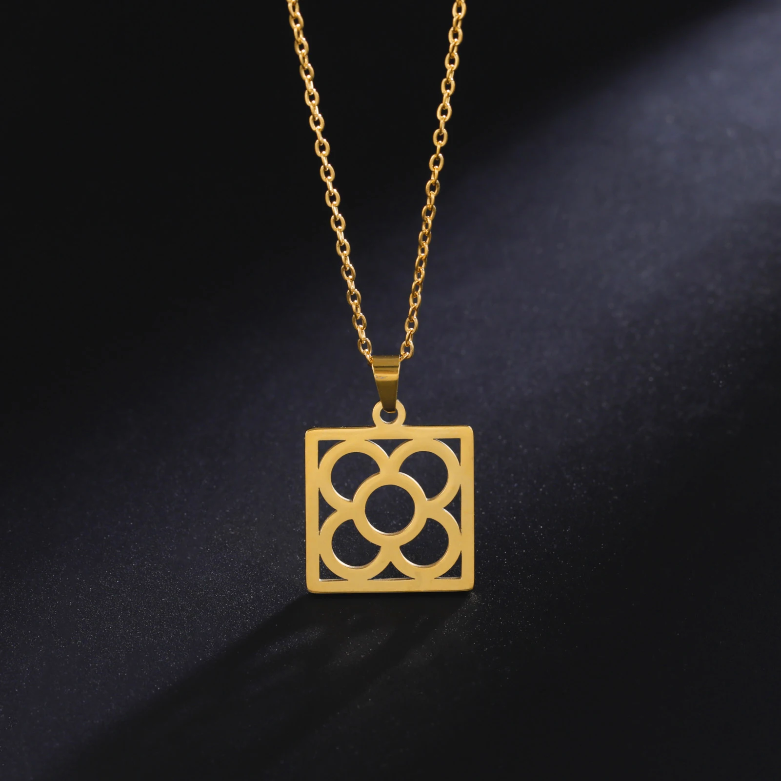 Женское колье из нержавеющей стали