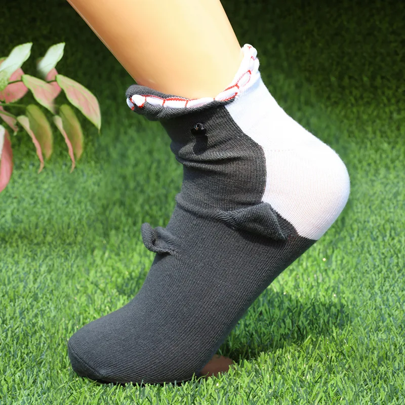 JX-I-0206 The latest crocheted crocodile socks and shark socks custom design socks