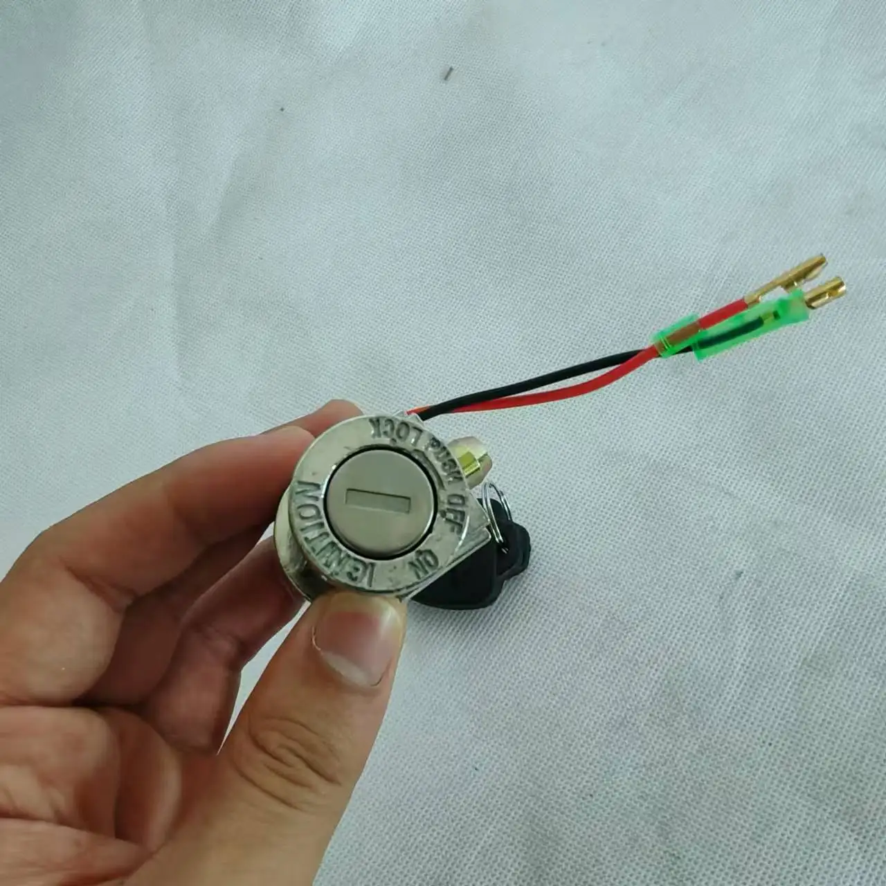 E-Bike Electric Door Lock With 2 Wire Key Switch Electric Motorcycle Door Lock Bike Single Battery Electric Vehicle Lock