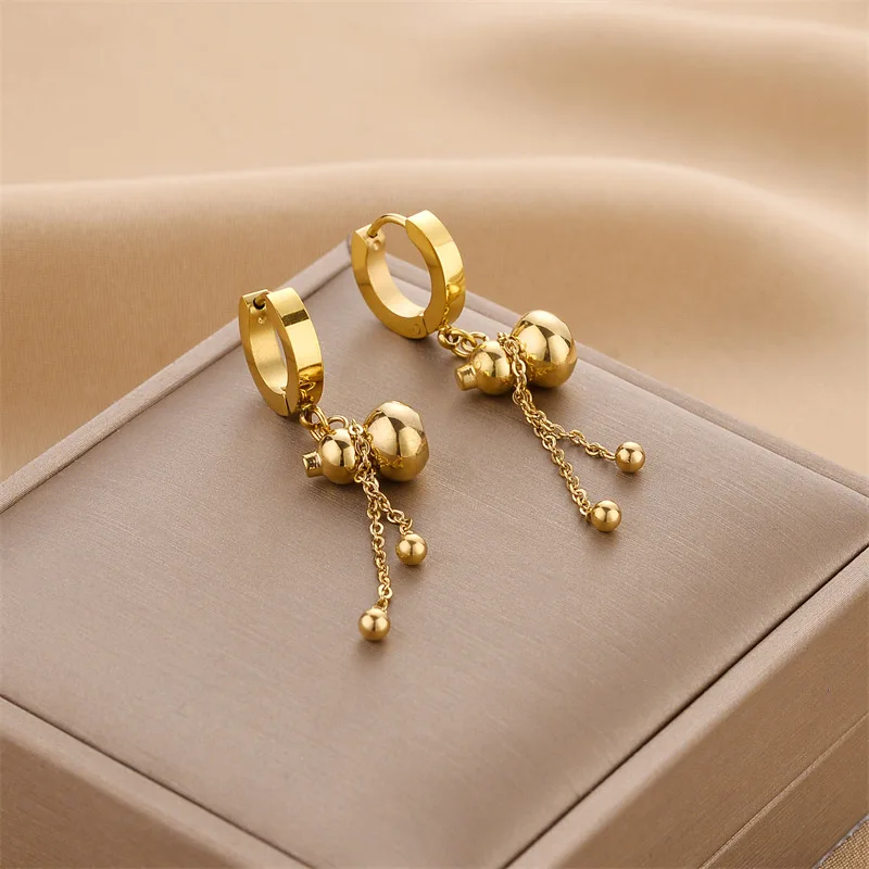 Hot sales Trendy Stainless Steel 18k Gold Pearl Zircon Heart Butterfly Twisted C Hoop Earrings Women Letter Flower  Earrings