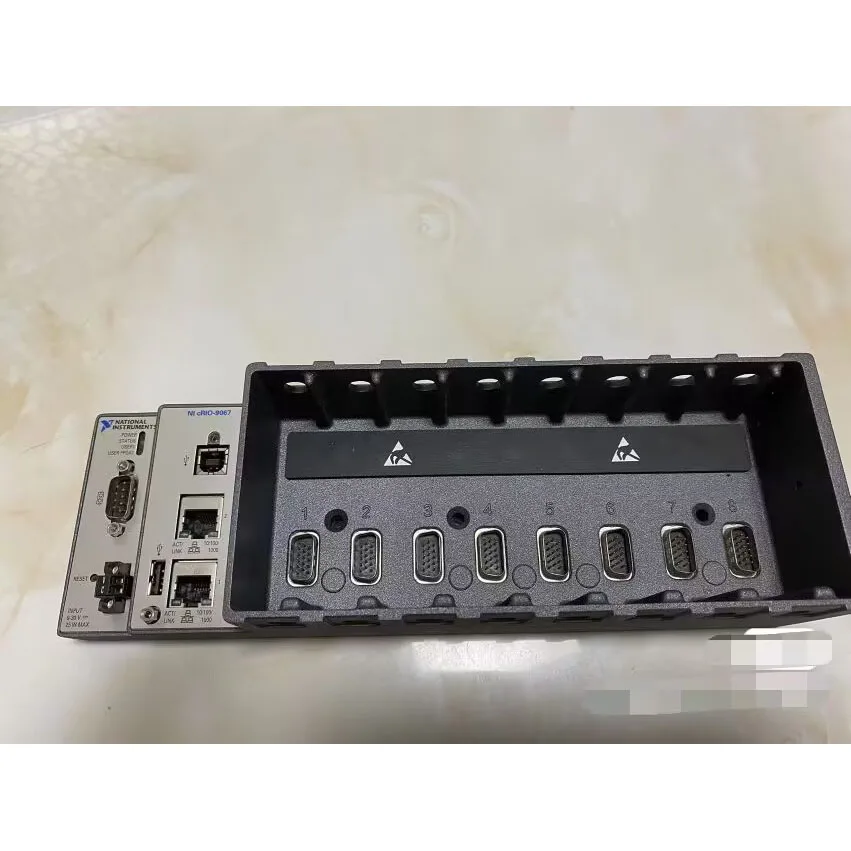 National Instruments NI cRIO-9067 8 портов