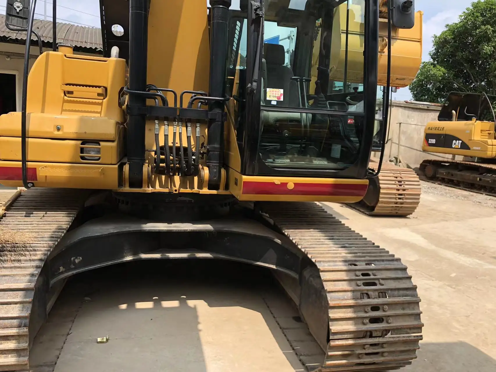 Nice quality Used excavators CAT 320D second hand machine with good condition in stock