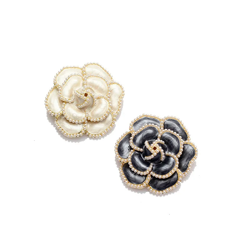 Designer Camellia Brooches Classic Pearl Flower Brooch Pin Suit Clothing Decoration Women Fashion Jewelry