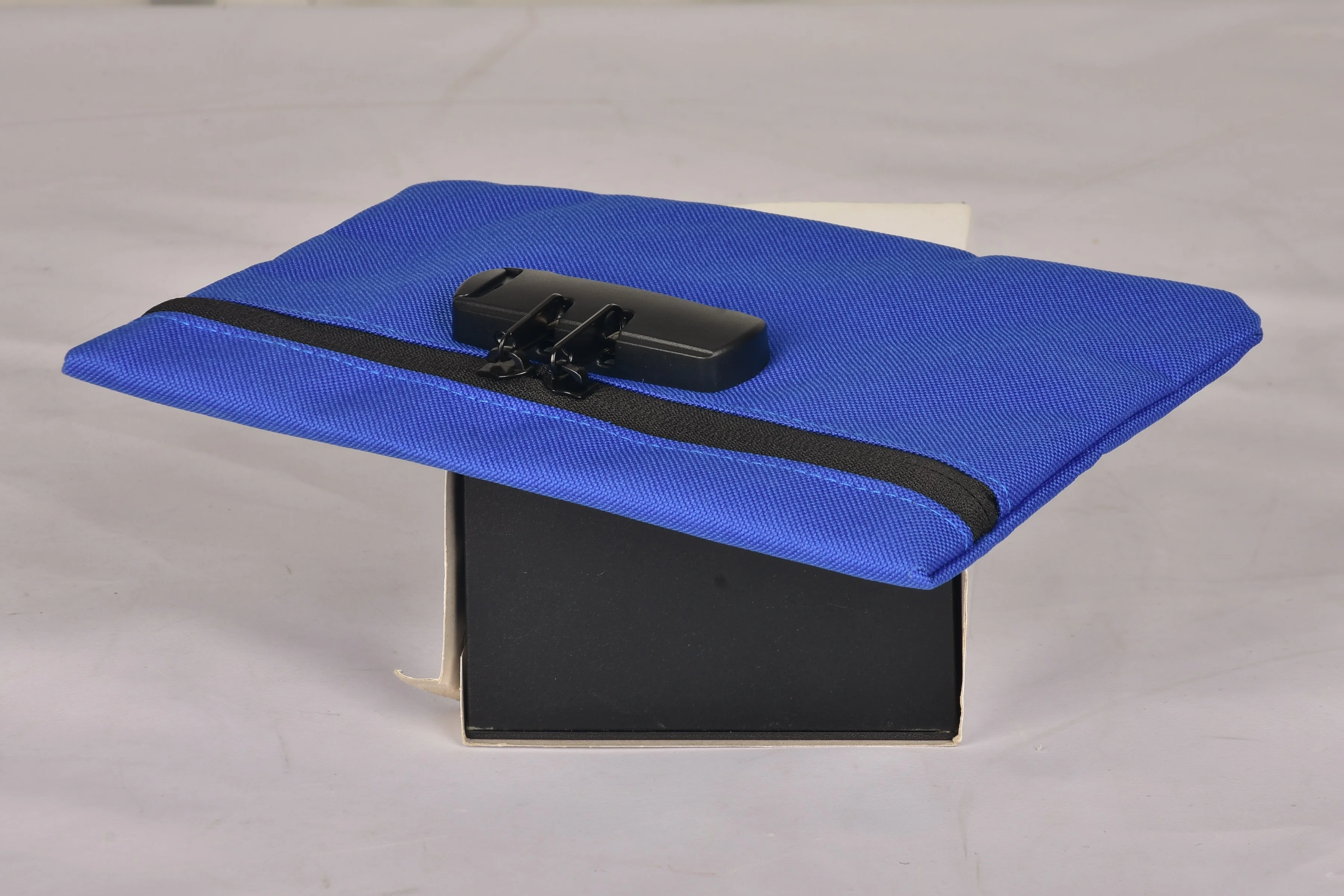 2024 Custom Lockable Bank Deposit Bag with Upgraded Zipper, Multi-Purpose Storage Zipper Pouch with Combination lock