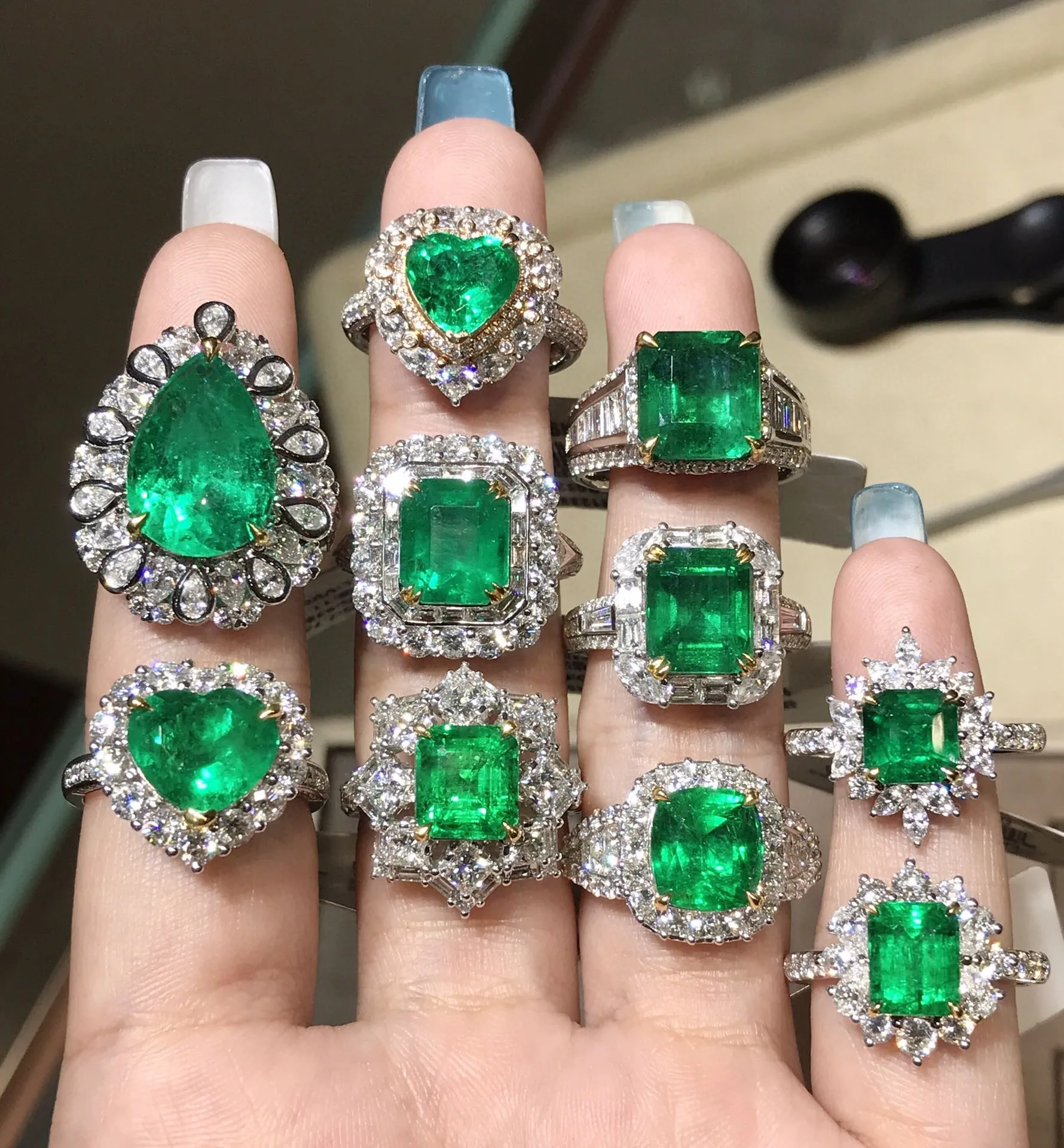 Vanos Jewelry Real certified fancy cut heart shaped lab grown emerald green loose gemstones with high quality