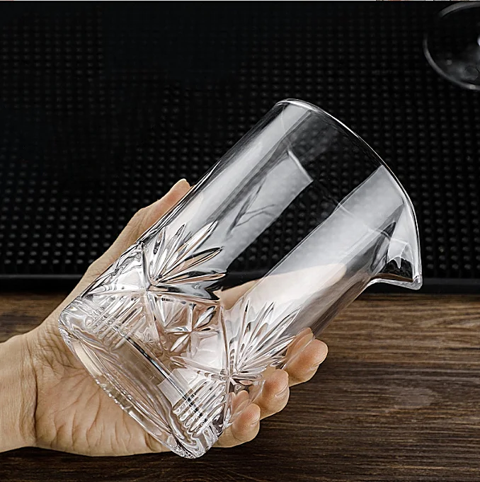 18oz 24oz Customizable Crystal Cocktail Whisky Mixing Glass cup with emboss curved barware