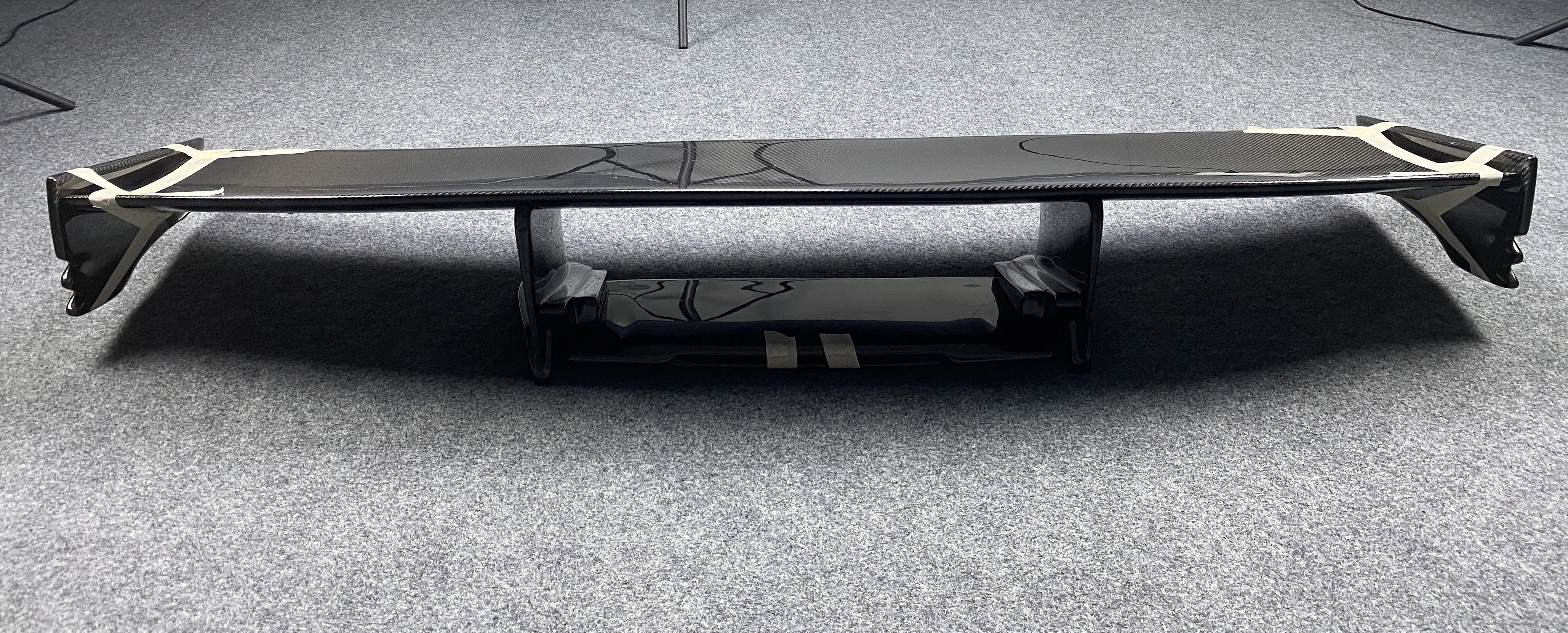 GTR R35 Nismo Style Carbon Fiber Rear Trunk Roof Spoiler With Brake Lights