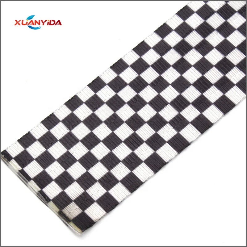 Ремень безопасности в черно-белую клетку для автомобилей audi