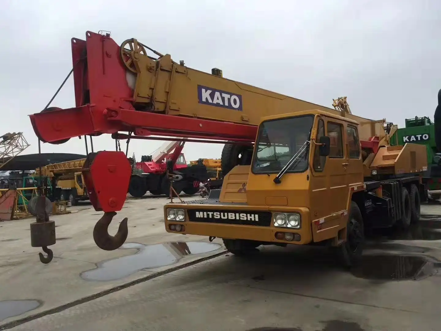 used japan kato NK-250E-V 25t truck crane with good working condition for sale