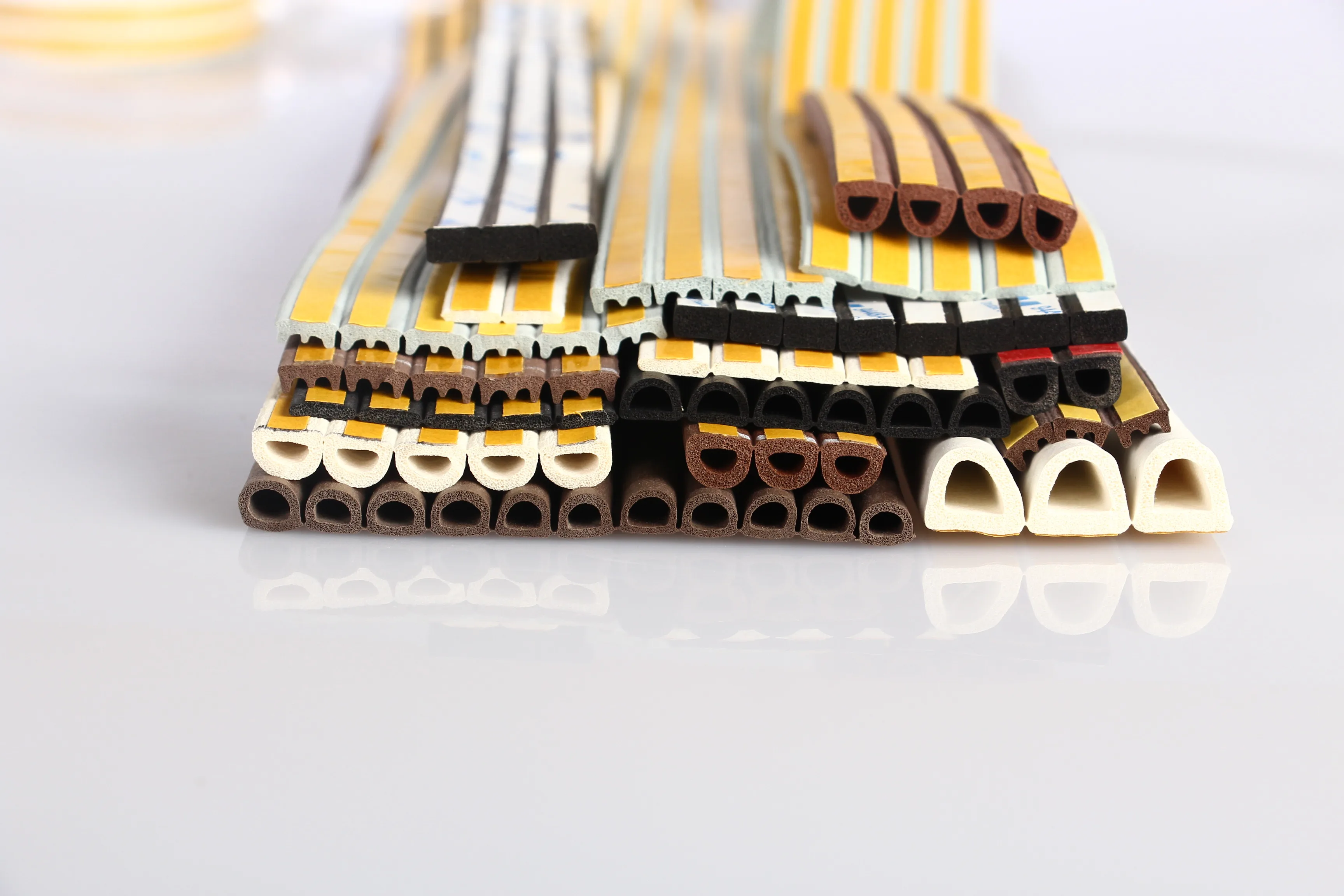 adhesive backed epdm  soundproof  foam seal strip Used for doors and Windows