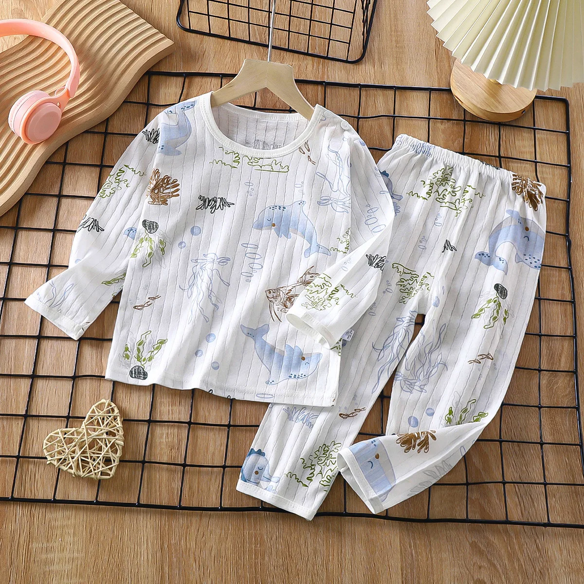 Organic Cotton Long-Sleeved Pajamas Breathable and Cool Baby Clothing for Boys and Girls with Cartoon Pattern for Summer
