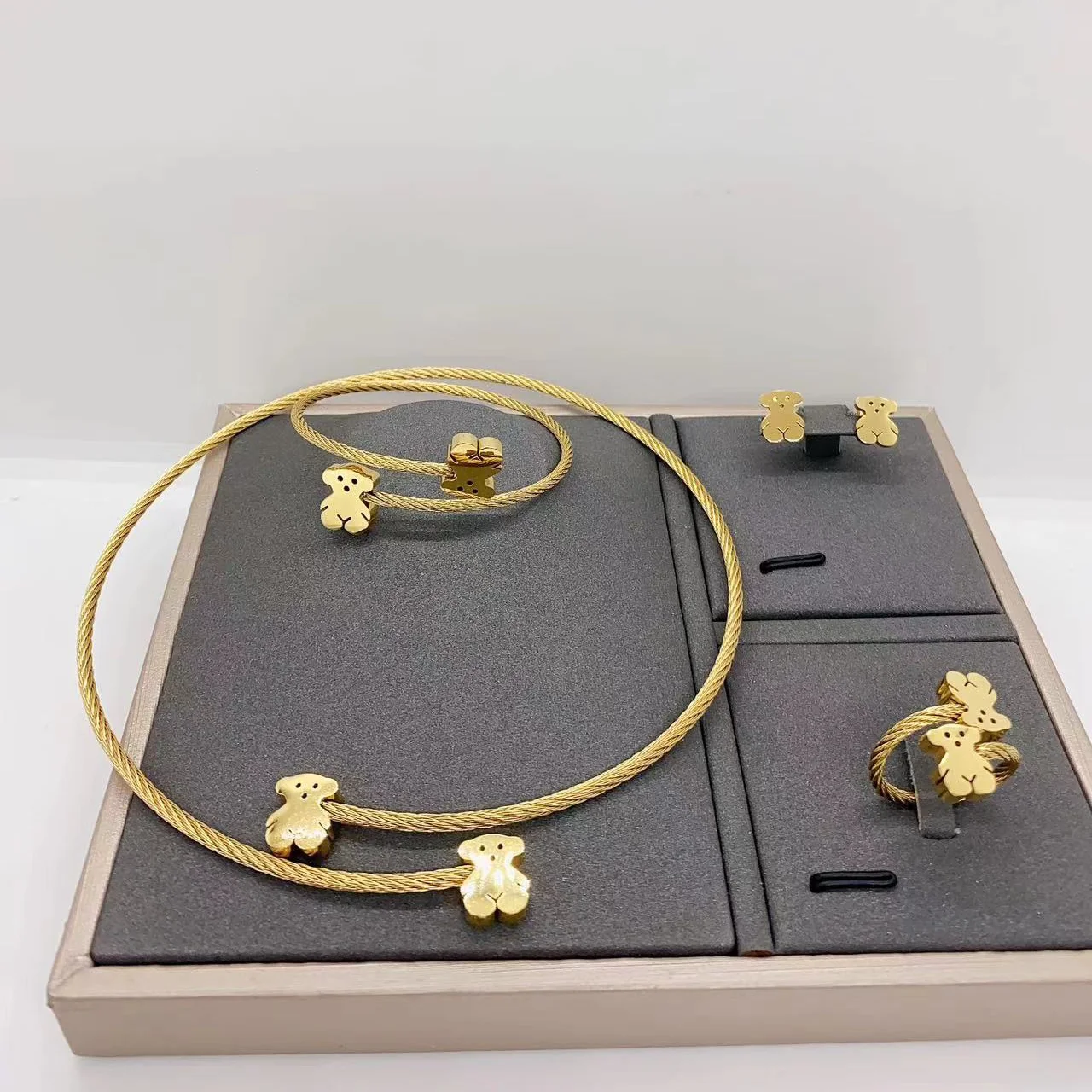 Hot sale fashion 18K gold plated stainless steel bear pendant necklace and earrings jewelry sets for women