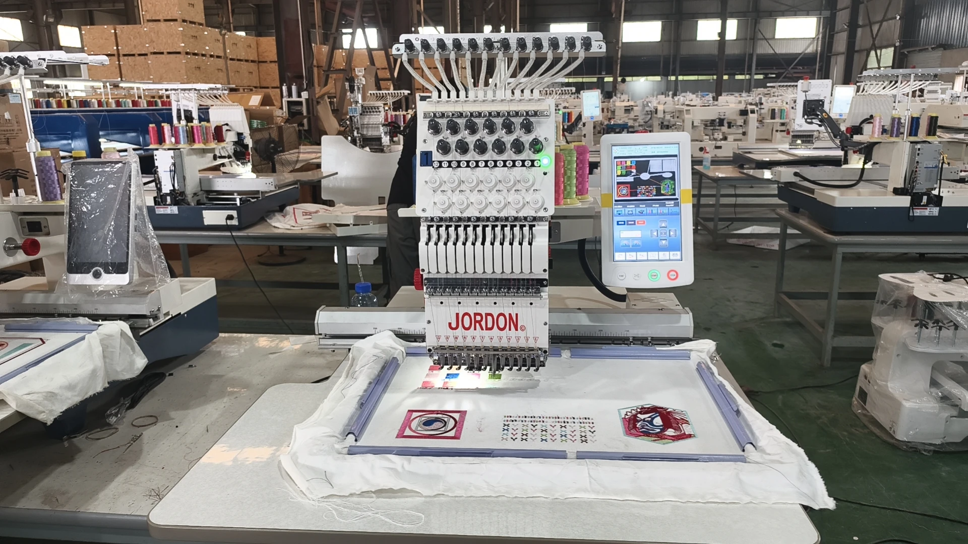 High quality 4 head computerized embroidery machine  12 needles for clothes hat headgear factory directly sell on 2022 year