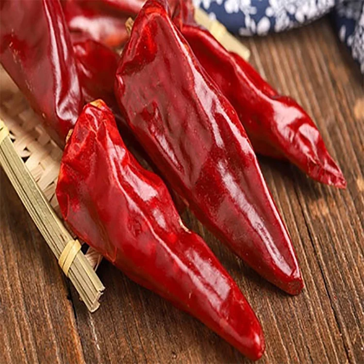 Guochen New Crop Spicy Dried Chili Super Hot Enlonged Hotpot Seasoning Pepper Red Dry Chili Flakes, Powder and Whole Dry Chilli