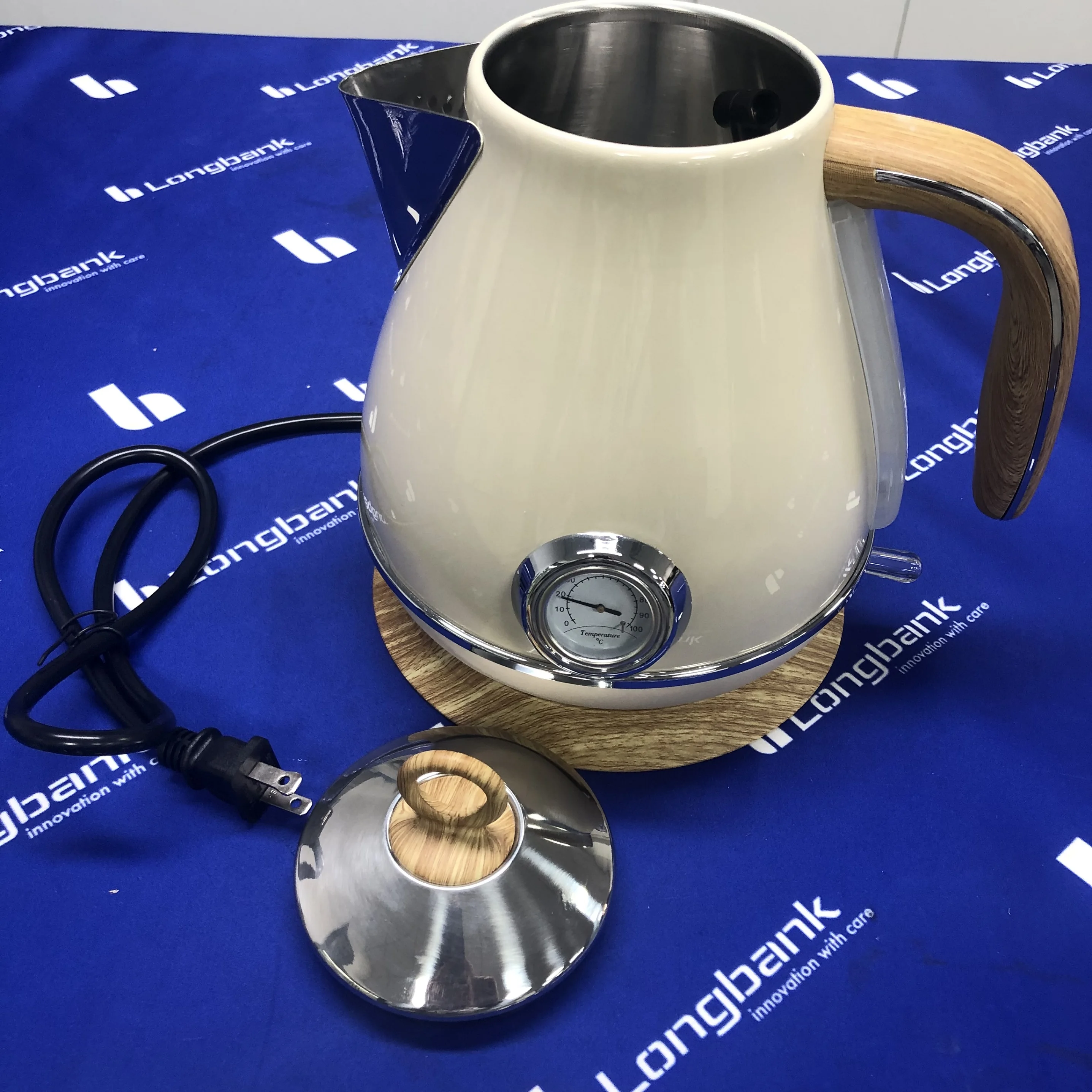 2023 factory new design fashionable wooden grain effect 1.7L electric hot water kettle with automatic switch off