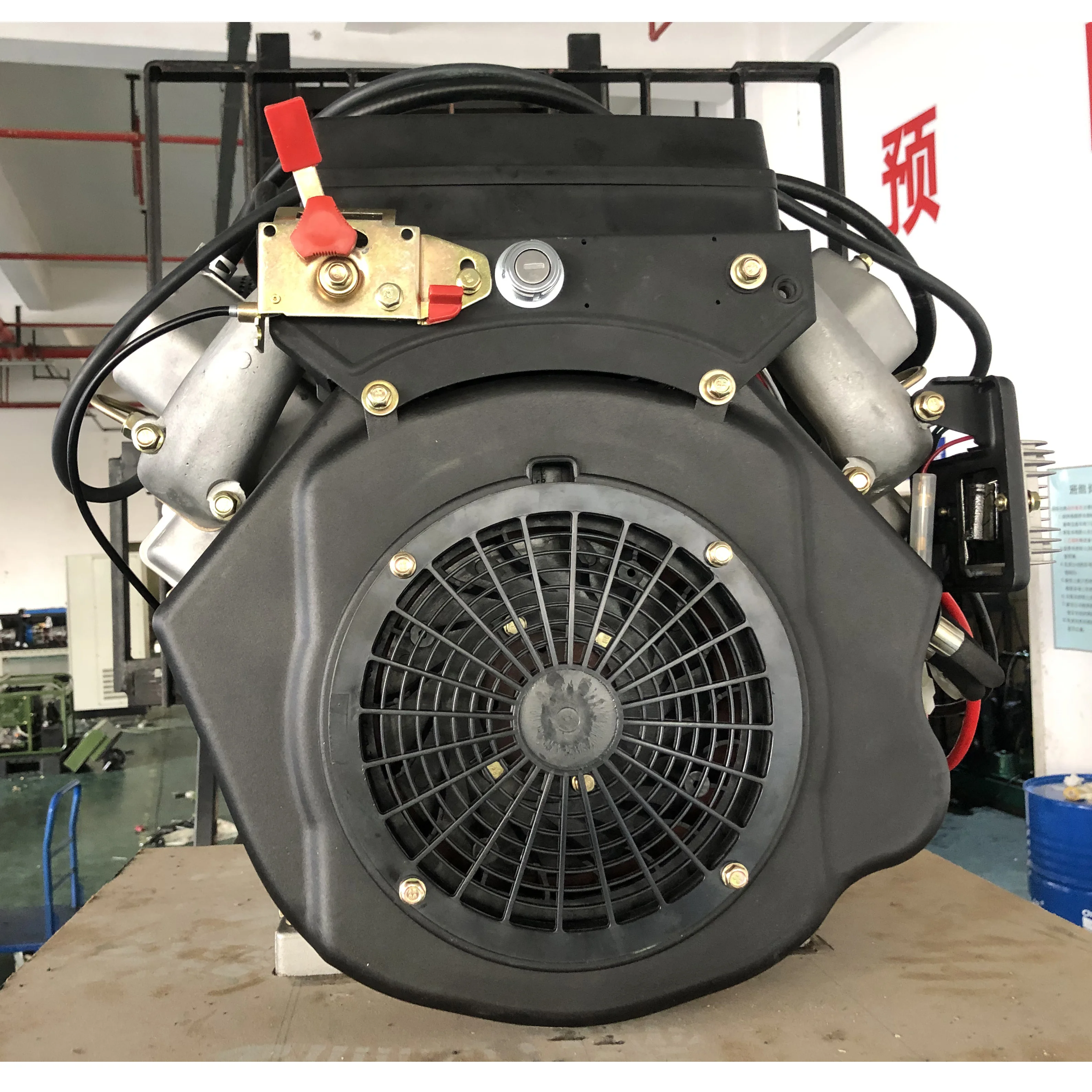 С воздушным охлаждением V twin 4-тактный дизельный двигатель man