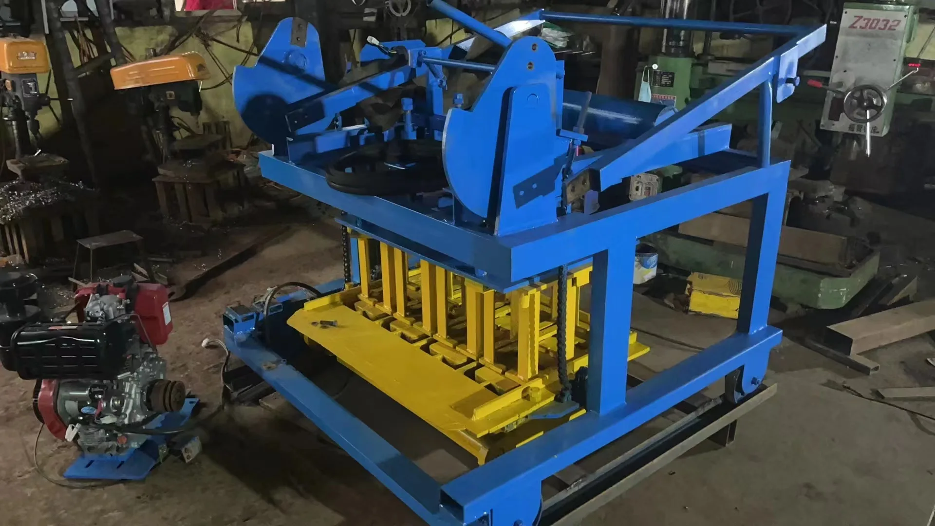 JUYOUMECH Movable Mobile Diesel Engine Egg Laying Concrete Hollow Block Making Machine with wheels