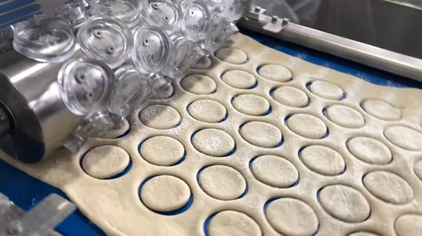 High Quality Automatic Yeast Raised Donut Cutter Machine with CE