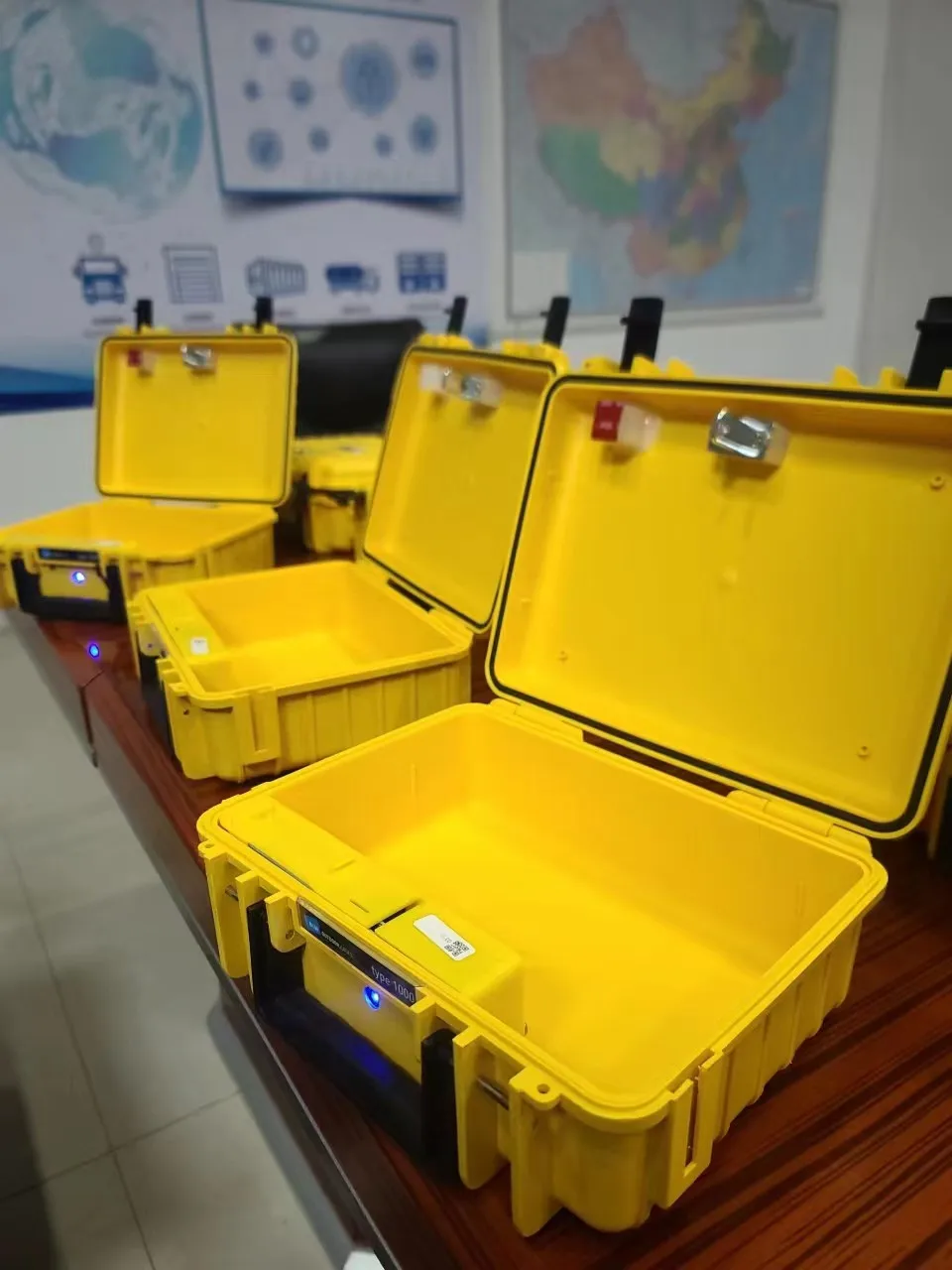 GPS Beidou BDS LBS Tracker Electronic Lock Case