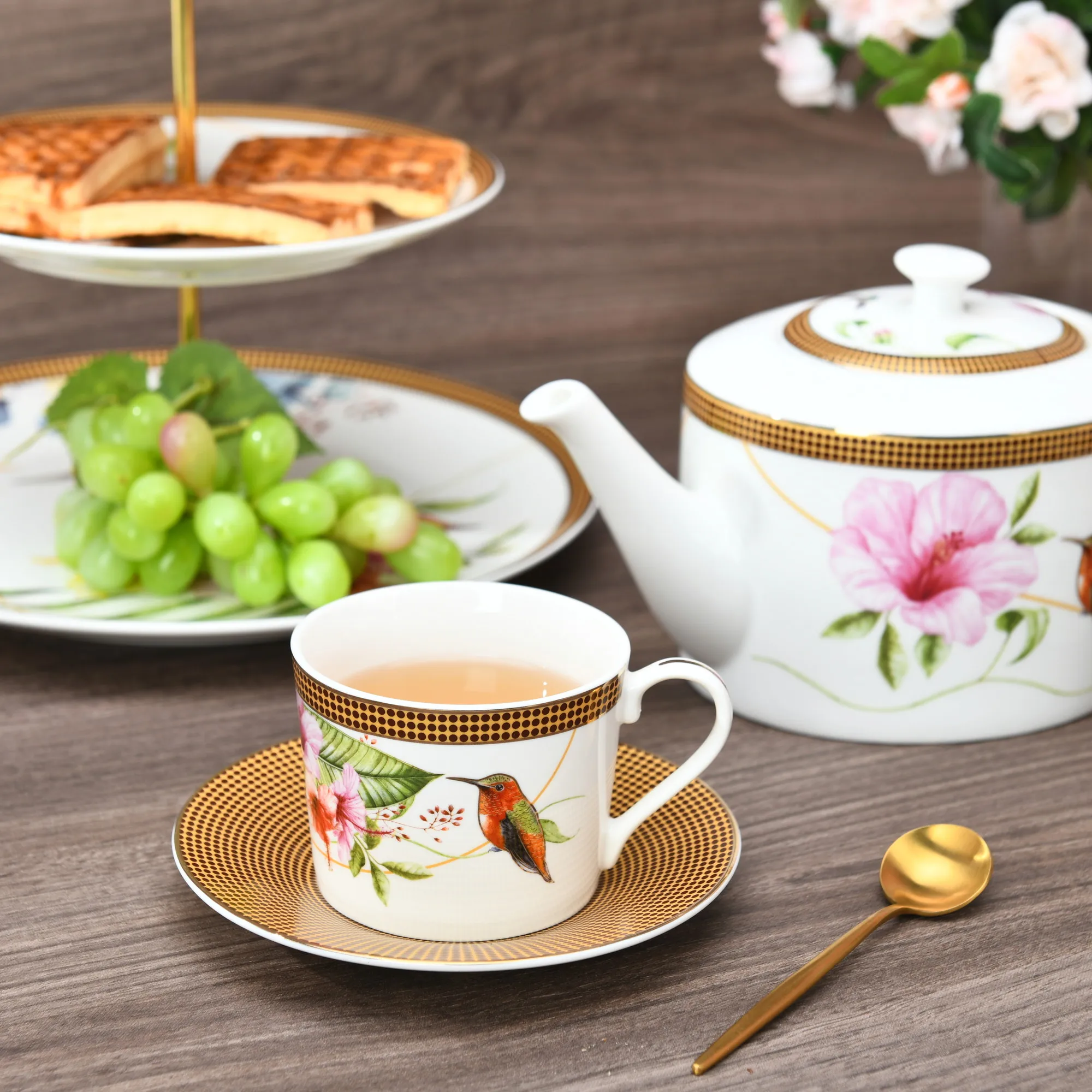Fine Bone China Luxury Dinnerware Sets Chinese Color Porcelain Ceramic Tableware Dishwasher Safe for Living & Dining
