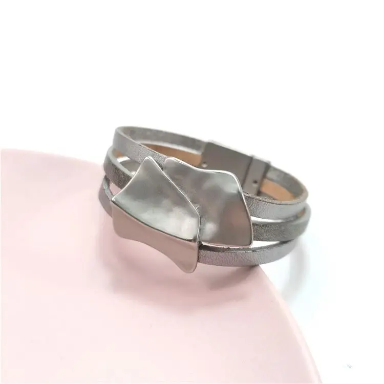 Professional manufacturer jewelry leather magnetic bracelet, irregularity magnet lock bracelets bangles 2022 New