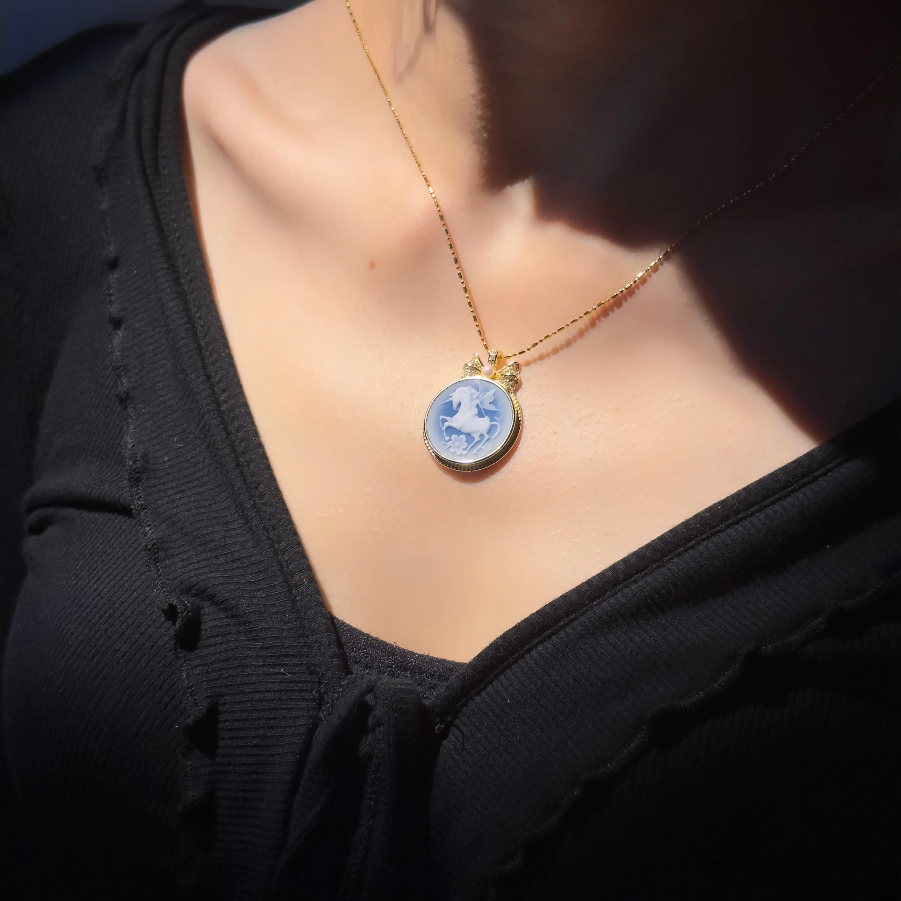 925 Silver  Gold Vermeil Unicorn Necklace Carving Round Agate Cameo Animal Pendant for Girls