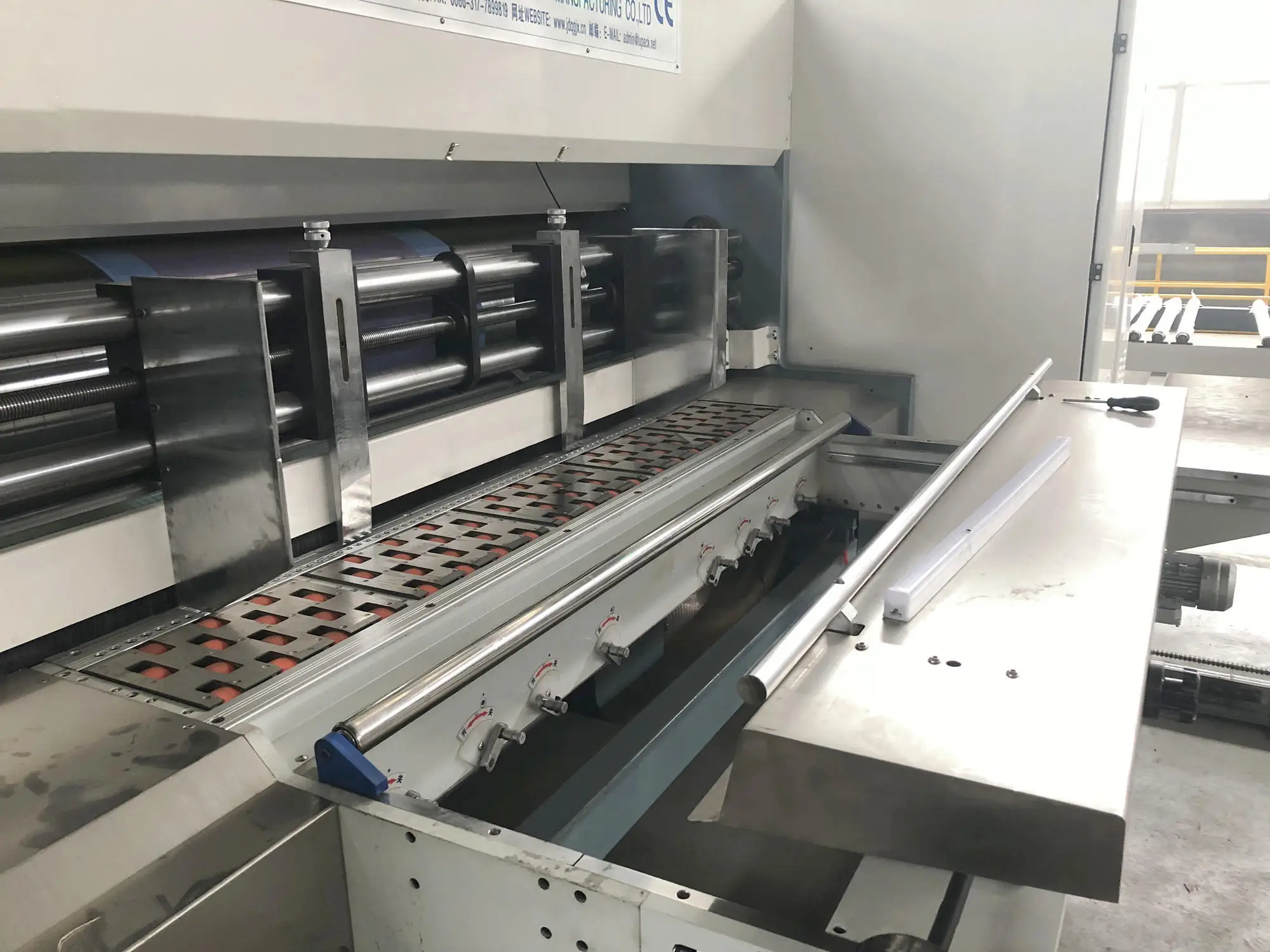 High Speed Cheap Automatic Paper Lunch Box Making Machine Cardboard Corrugated Pizza Box Making Machine