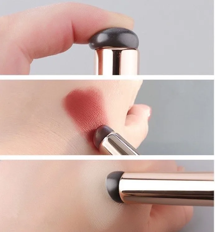 Silicone lip brush with lid mini lip brush portable lip makeup brush