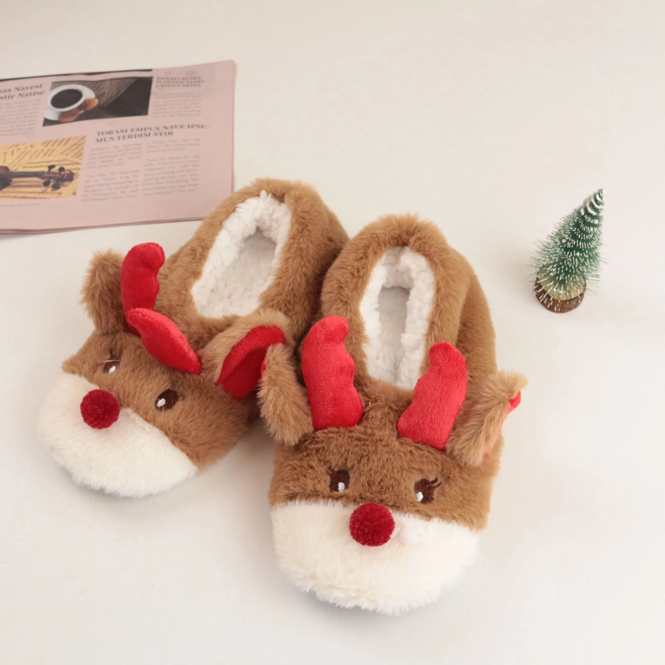 Factory Customized Christmas Adult Indoor Slippers Soft Shoe Winter Women Men Plush Slippers Warm Festival  Baby  Flip Flop