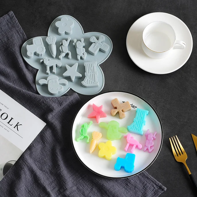 Z245  DIY silicone baking mold cartoon lamb farm chocolate mold cake mold