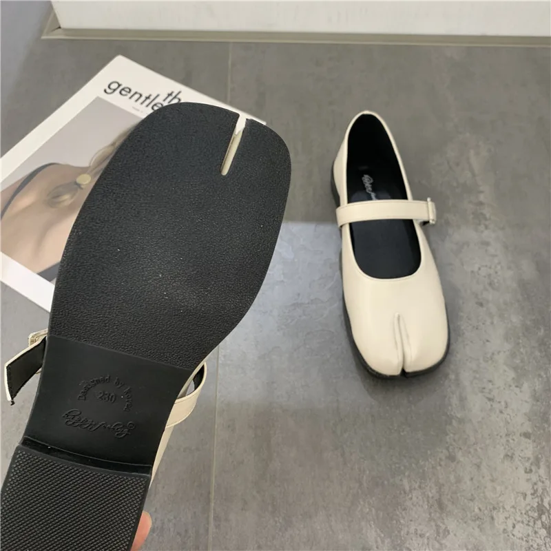 Summer Breathable Split Toe Ladies Slip On Shoe Women Plain Pumps Flats