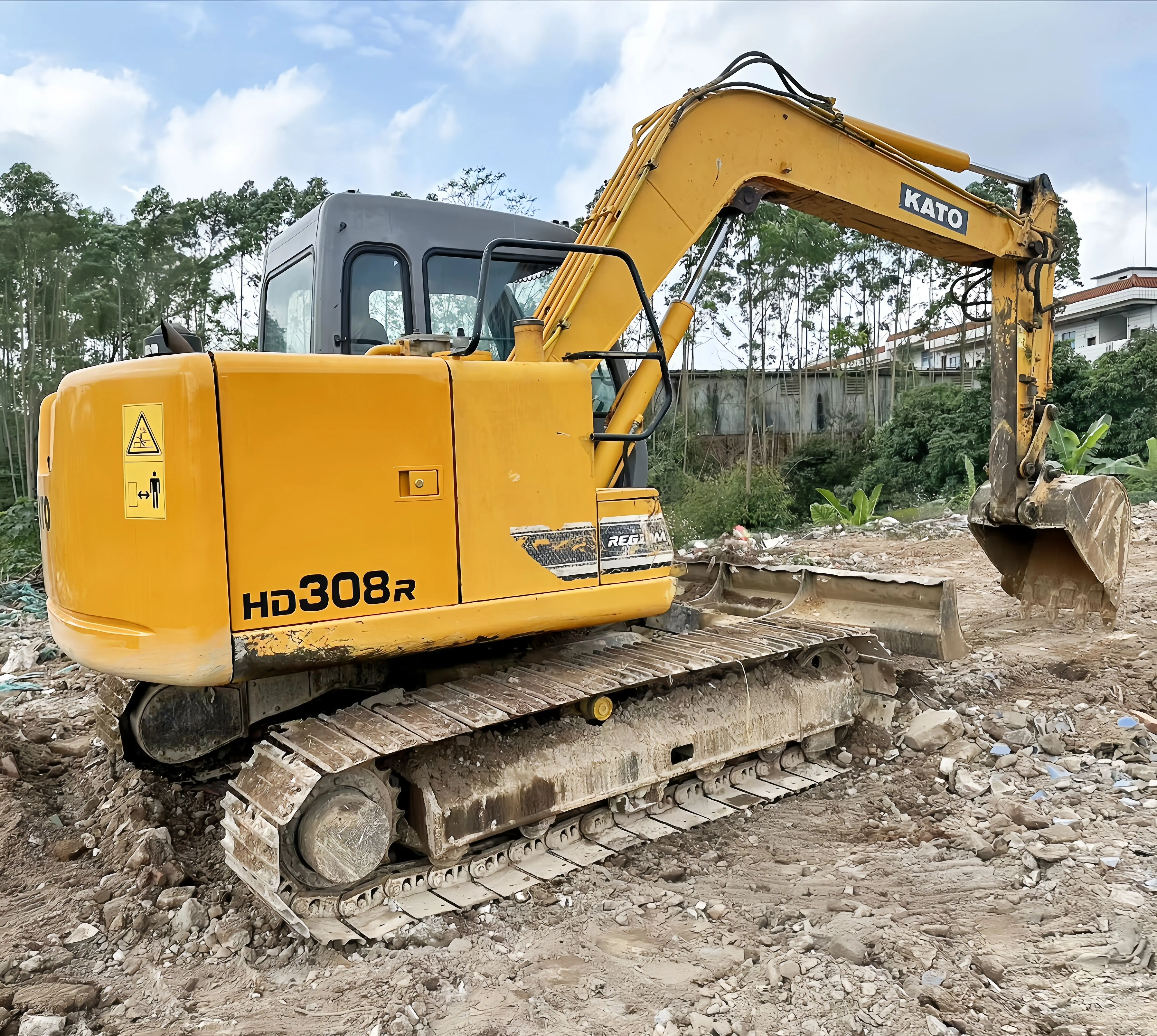 Spot Product Used Excavators KATO HD308R Multi Function Farm Small Excavators 8Ton Digger Excavator Machine