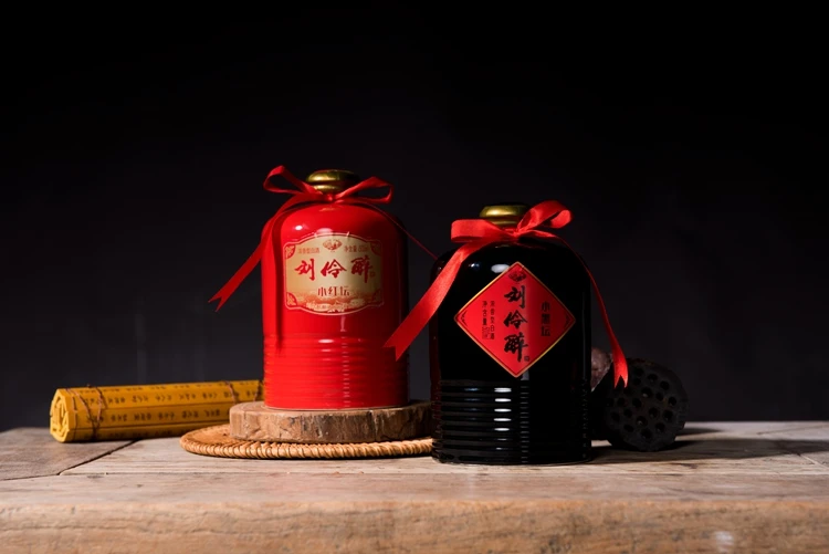  Маленький черный алтарь от LIU LING ZUI + маленькая красная керамическая бутылка для алтаря выдающееся качество белый ликер