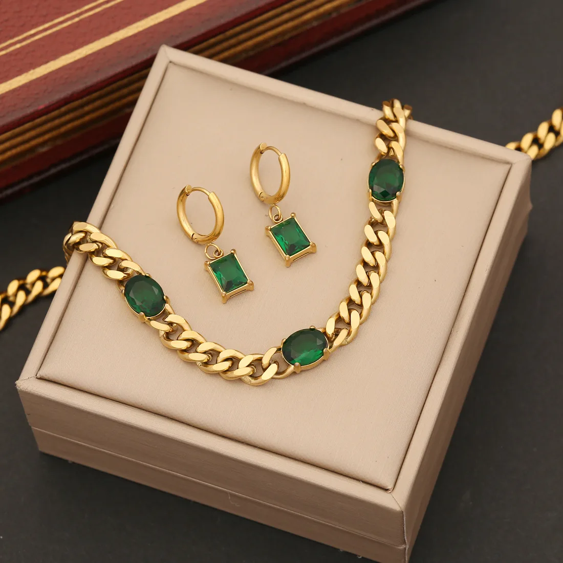 2023 New Arrival Luxury Original Fashion 316L Stainless Steel 18k Gold Plated Emarld Zircon Jewelry Sets for Women
